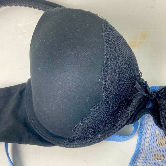 2 VS Bras 32C Victoria’s Secret - Picture 3 of 7